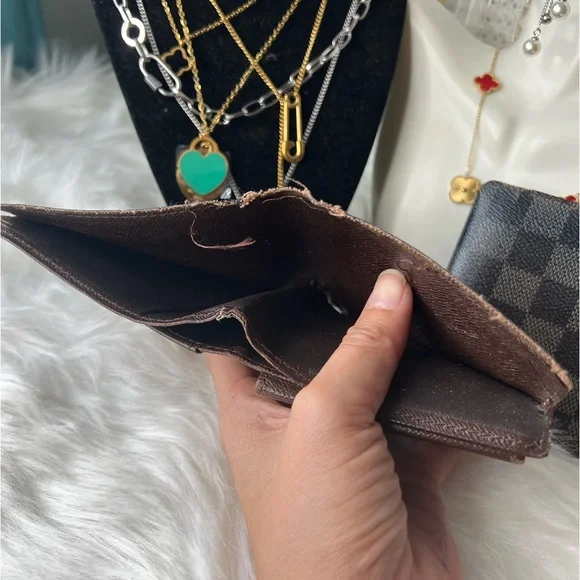 2 Louis Vuitton Mens Wallet - Picture 3 of 12